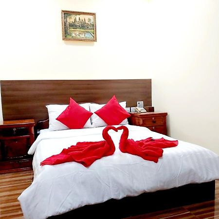 Hotel Capitol One à Phnom Penh Extérieur photo