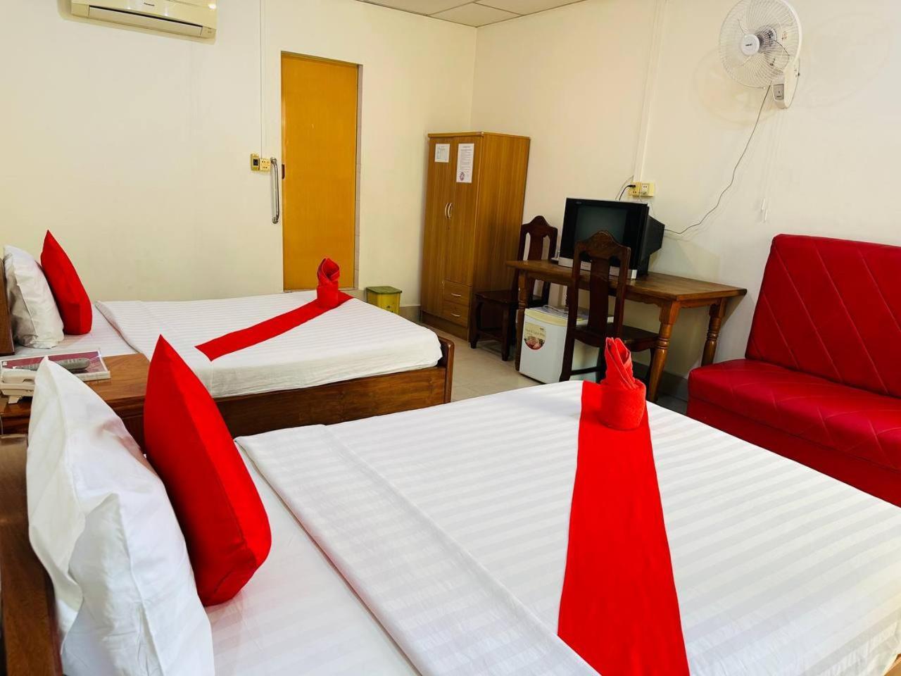 Hotel Capitol One à Phnom Penh Extérieur photo