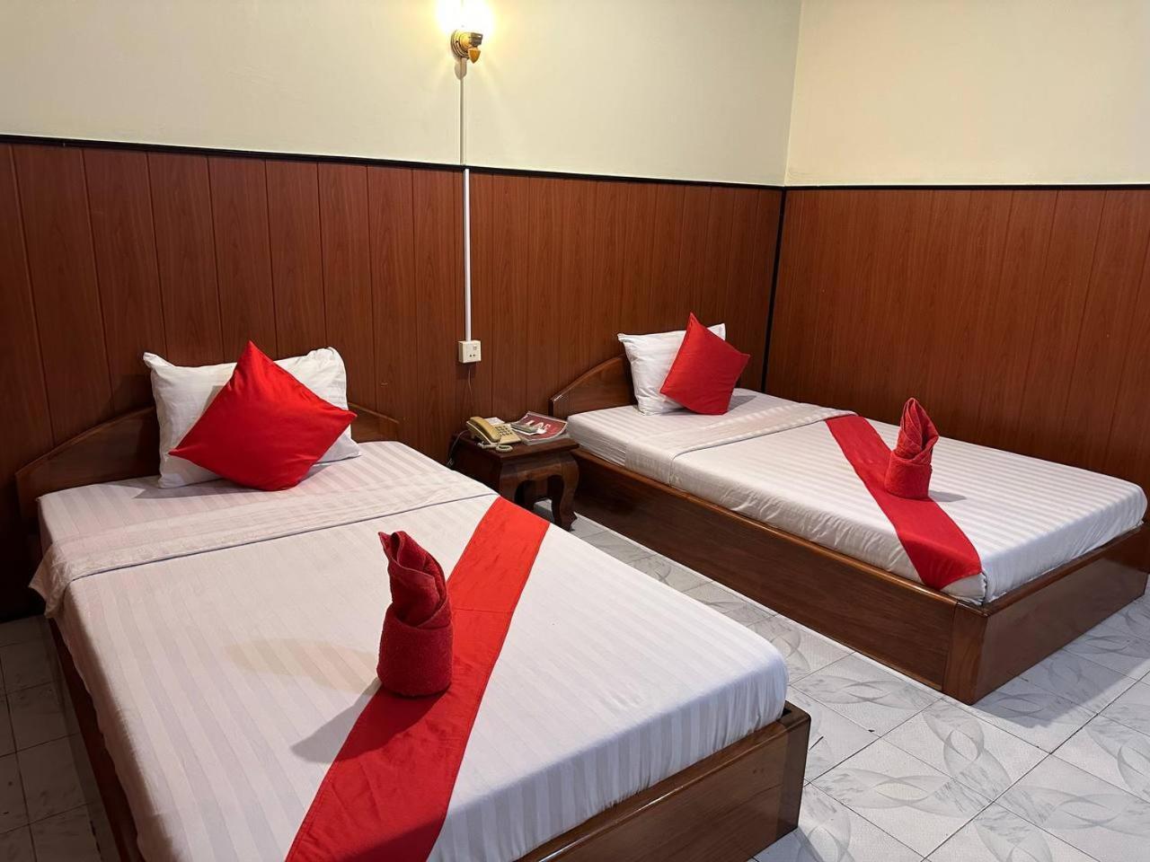 Hotel Capitol One à Phnom Penh Extérieur photo