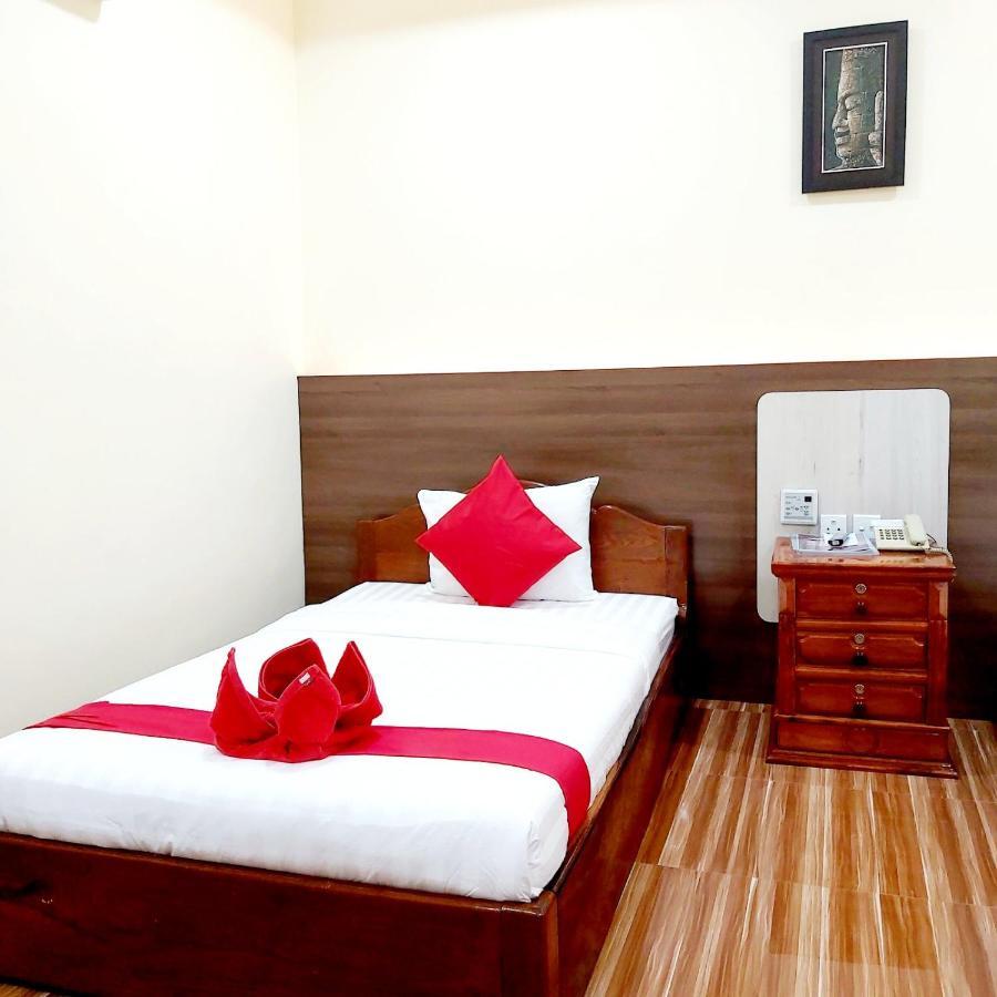 Hotel Capitol One à Phnom Penh Extérieur photo
